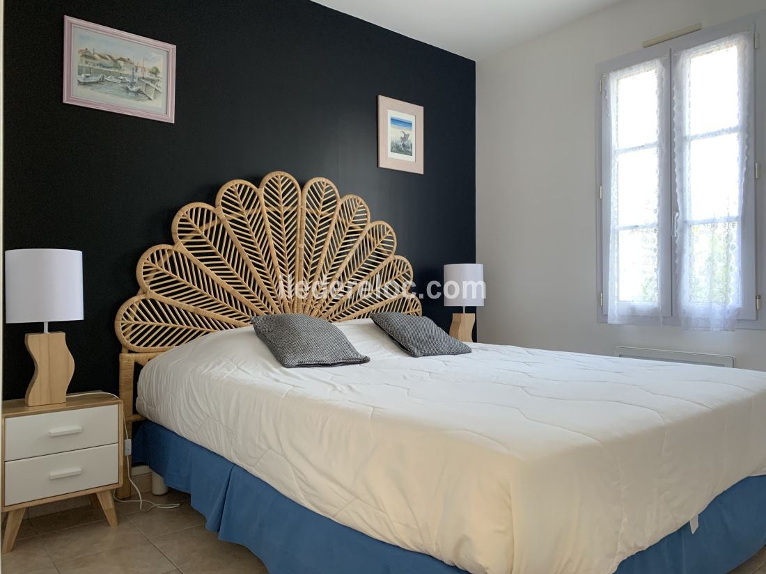 Photo 8 : CHAMBRE d'une maison situ&eacute;e &agrave; Le Bois-Plage-en-R&eacute;, &icirc;le de R&eacute;.