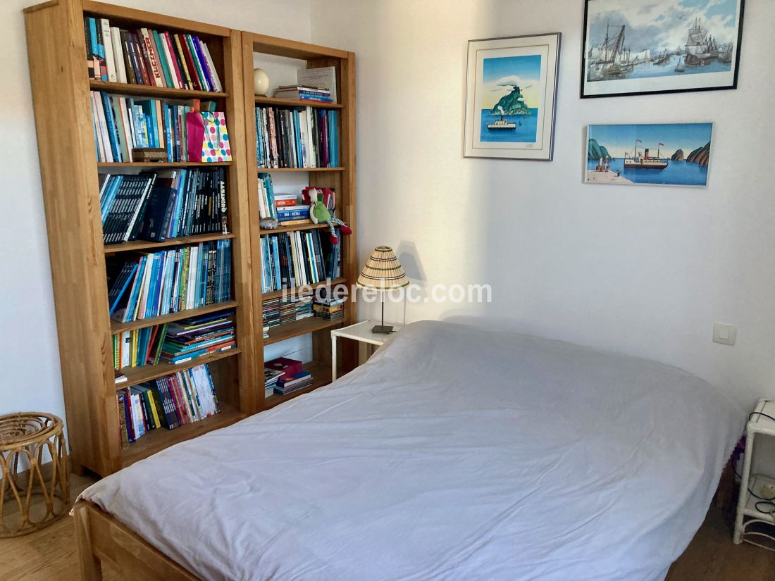 Photo 18 : CHAMBRE d'une maison situ&eacute;e &agrave; Sainte-Marie-de-R&eacute;, &icirc;le de R&eacute;.