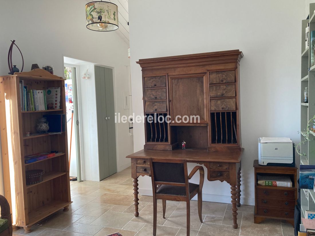 Photo 16 : BUREAU d'une maison situ&eacute;e &agrave; Sainte-Marie-de-R&eacute;, &icirc;le de R&eacute;.