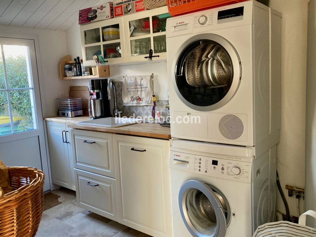 Photo 29 : CELLIER d'une maison situ&eacute;e &agrave; Sainte-Marie-de-R&eacute;, &icirc;le de R&eacute;.