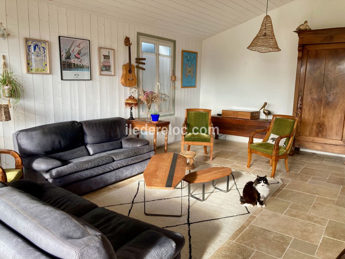 Photo 6 : SEJOUR d'une maison situ&eacute;e &agrave; Sainte-Marie-de-R&eacute;, &icirc;le de R&eacute;.