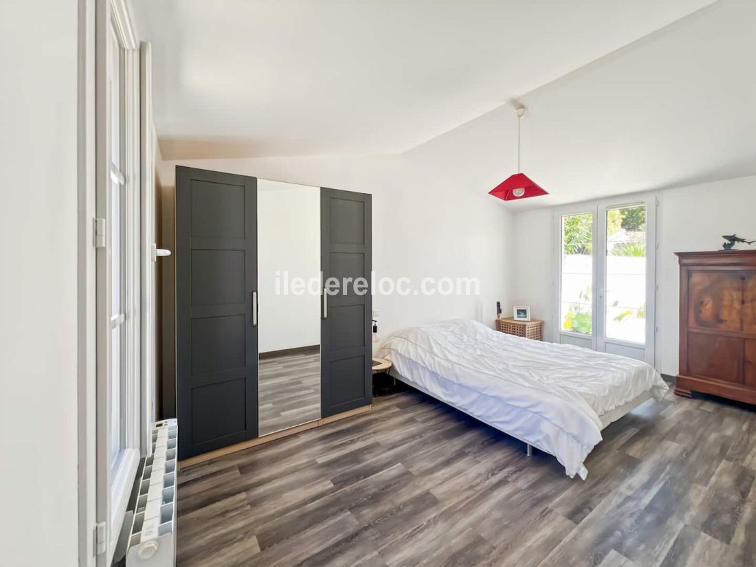 Photo 7 : CHAMBRE d'une maison situ&eacute;e &agrave; Loix, &icirc;le de R&eacute;.