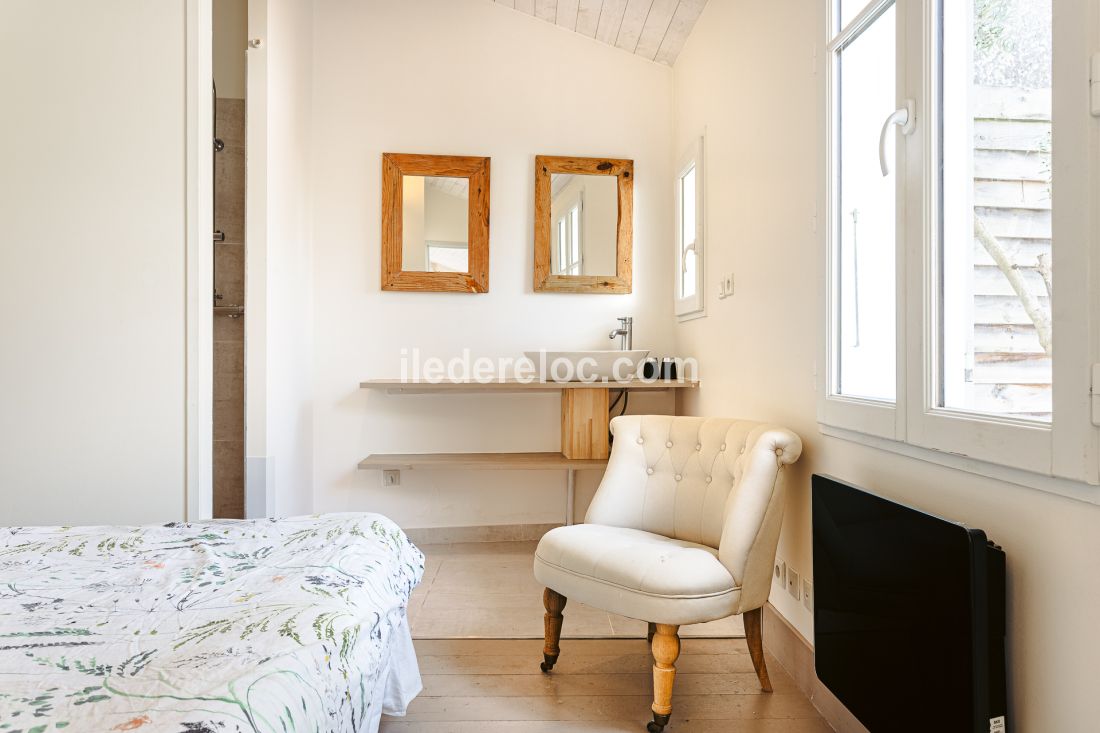 Photo 14 : NC d'une maison situ&eacute;e &agrave; Sainte-Marie-de-R&eacute;, &icirc;le de R&eacute;.