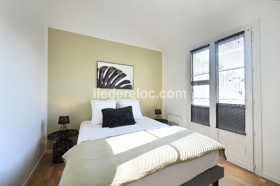 Photo 32 : CHAMBRE d'une maison situ&eacute;e &agrave; Ars en R&eacute;, &icirc;le de R&eacute;.