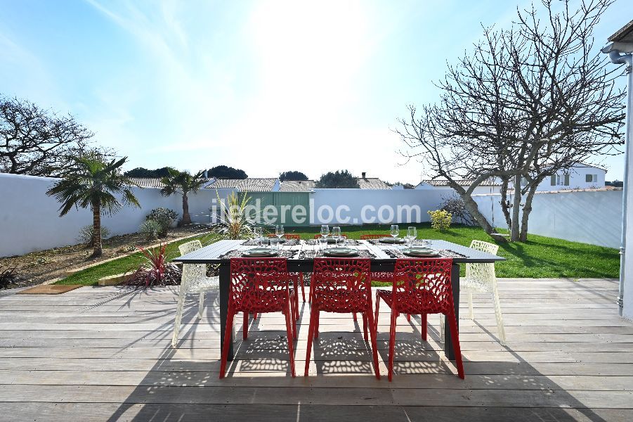 Photo 4 : TERRASSE d'une maison situ&eacute;e &agrave; Ars en R&eacute;, &icirc;le de R&eacute;.