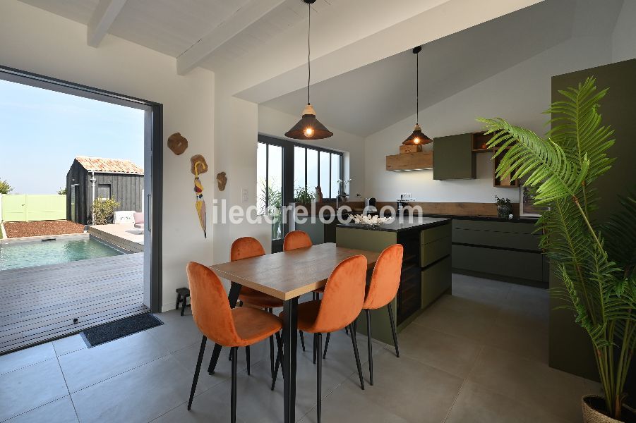 Photo 24 : CUISINE d'une maison situ&eacute;e &agrave; Ars en R&eacute;, &icirc;le de R&eacute;.