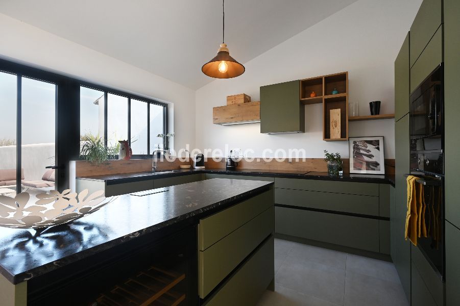 Photo 25 : CUISINE d'une maison situ&eacute;e &agrave; Ars en R&eacute;, &icirc;le de R&eacute;.