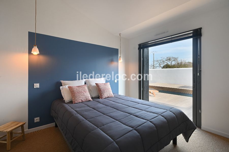 Photo 55 : CHAMBRE d'une maison situ&eacute;e &agrave; Ars en R&eacute;, &icirc;le de R&eacute;.