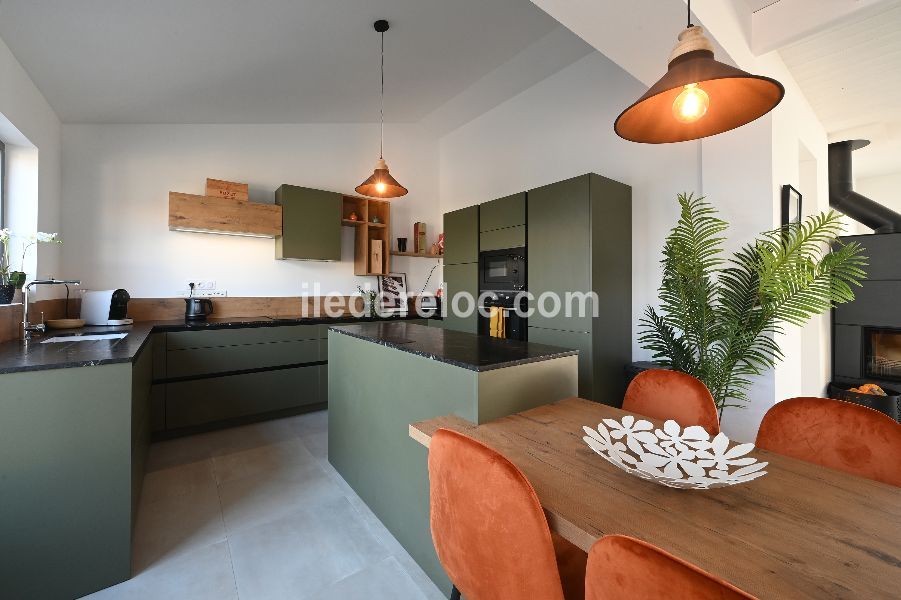 Photo 29 : CUISINE d'une maison situ&eacute;e &agrave; Ars en R&eacute;, &icirc;le de R&eacute;.