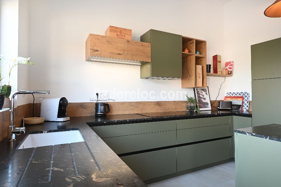 Photo 26 : CUISINE d'une maison situ&eacute;e &agrave; Ars en R&eacute;, &icirc;le de R&eacute;.