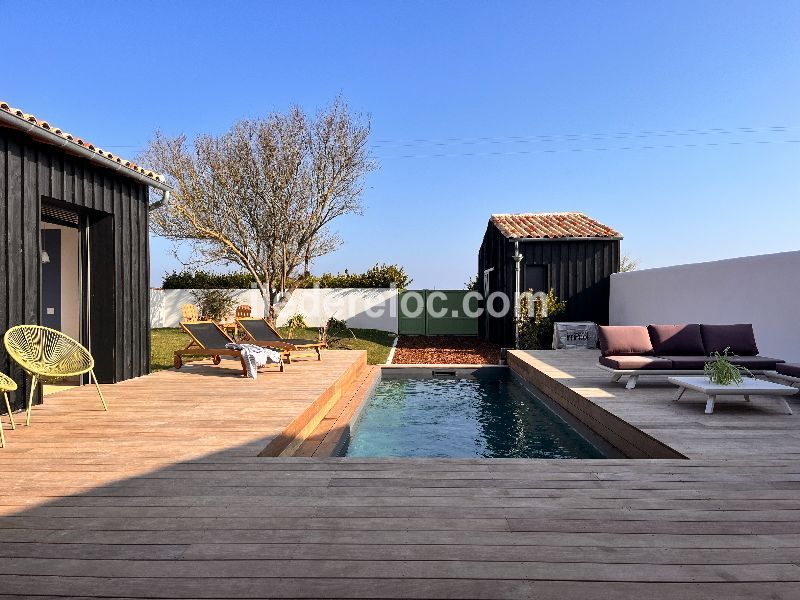 Photo 72 : EXTERIEUR d'une maison situ&eacute;e &agrave; Ars en R&eacute;, &icirc;le de R&eacute;.