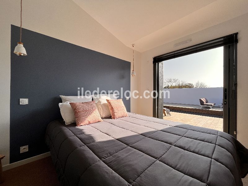 Photo 85 : CHAMBRE d'une maison situ&eacute;e &agrave; Ars en R&eacute;, &icirc;le de R&eacute;.