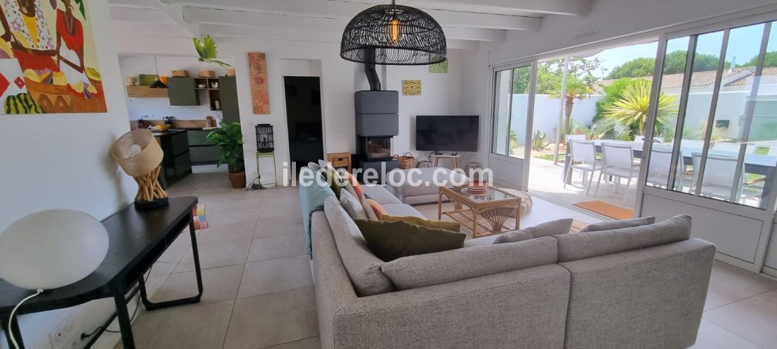 Photo 16 : SEJOUR d'une maison situ&eacute;e &agrave; Ars en R&eacute;, &icirc;le de R&eacute;.