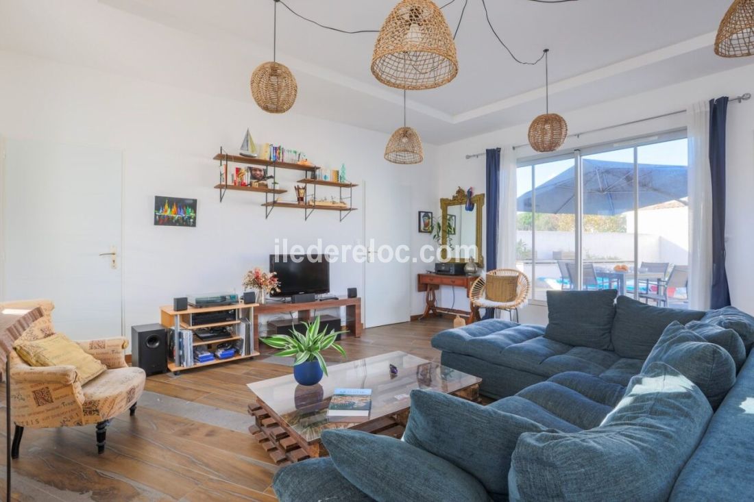 Photo 13 : SEJOUR d'une maison situ&eacute;e &agrave; La Flotte-en-R&eacute;, &icirc;le de R&eacute;.