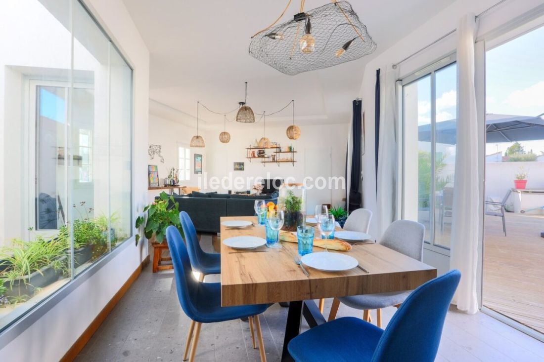 Photo 12 : SEJOUR d'une maison situ&eacute;e &agrave; La Flotte-en-R&eacute;, &icirc;le de R&eacute;.