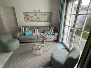 Ile de Ré:Charmant appartement en copropriété, en rez-de-chaussée avec jardin.