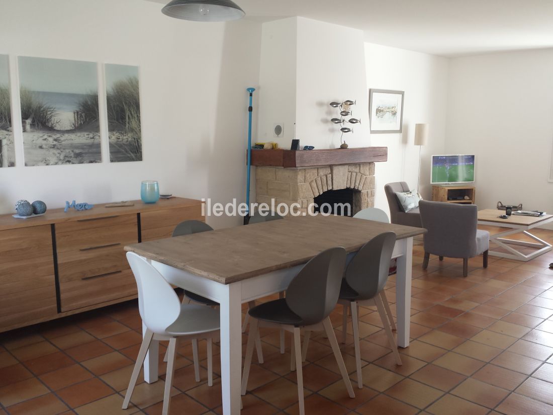 Photo 4 : SEJOUR d'une maison située à Sainte-Marie-de-Ré, île de Ré.