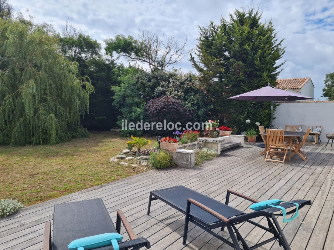 Photo 20 : TERRASSE d'une maison située à Sainte-Marie-de-Ré, île de Ré.