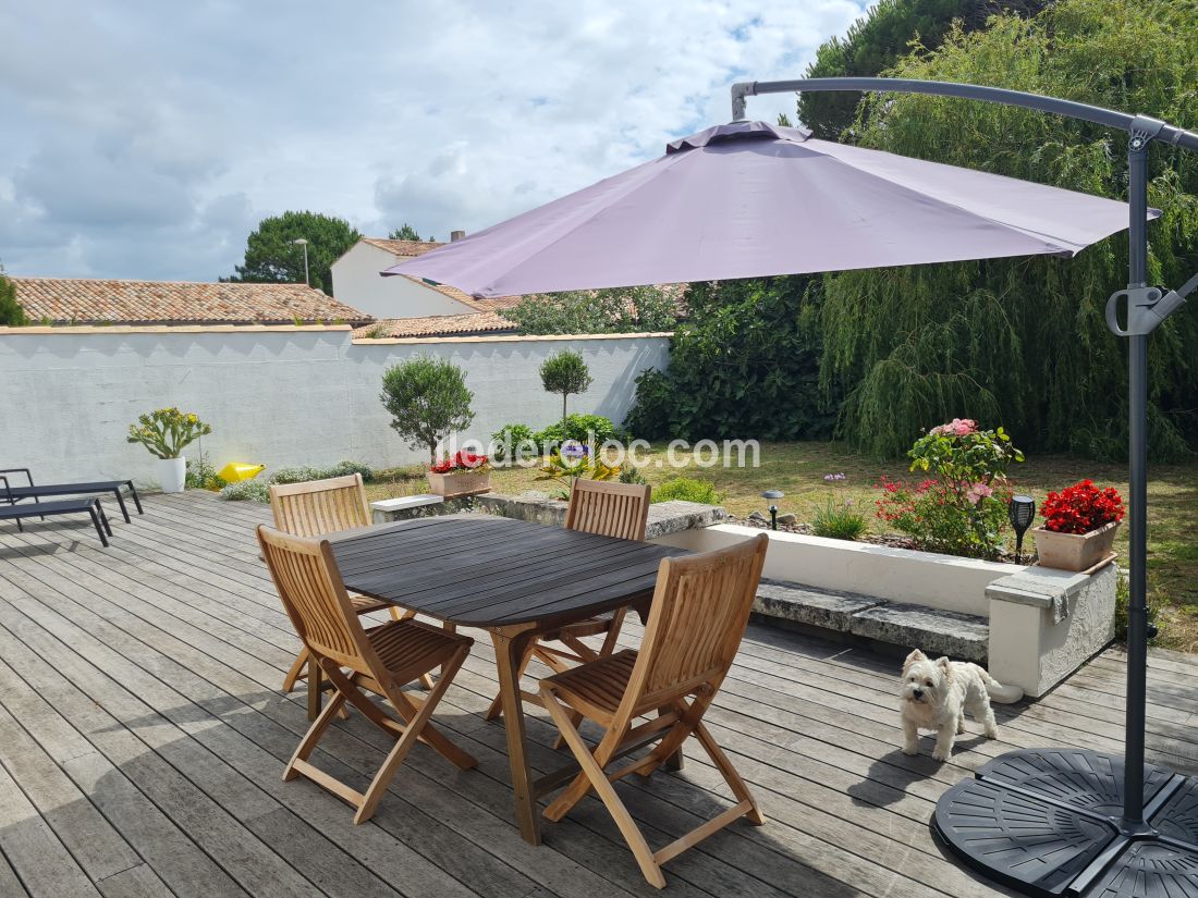 Photo 19 : TERRASSE d'une maison situ&eacute;e &agrave; Sainte-Marie-de-R&eacute;, &icirc;le de R&eacute;.