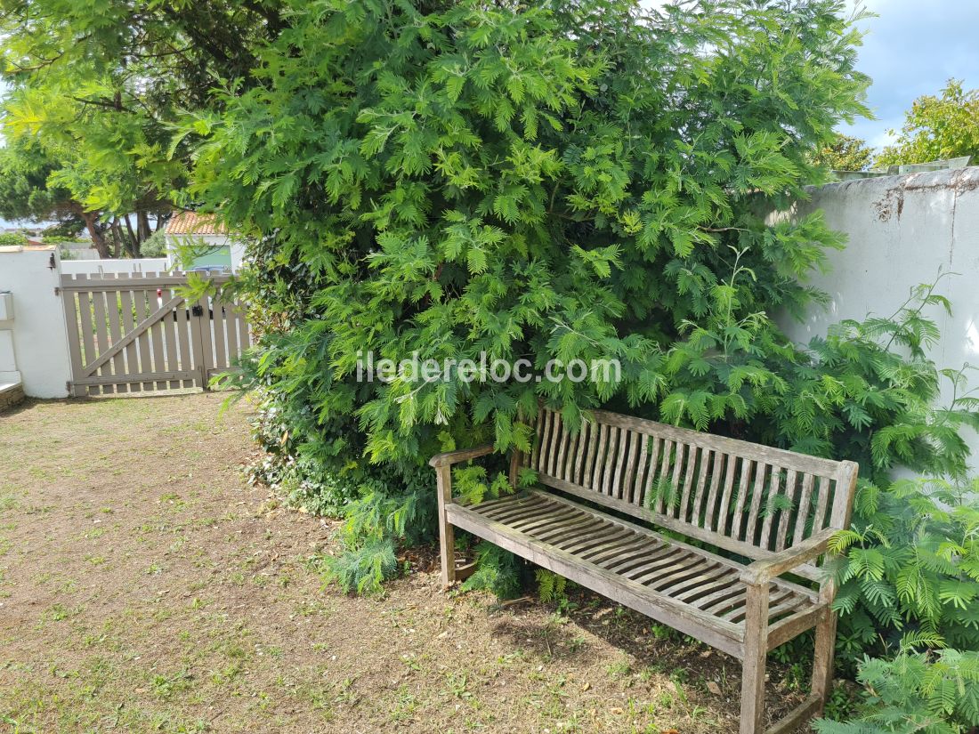 Photo 21 : JARDIN d'une maison située à Sainte-Marie-de-Ré, île de Ré.