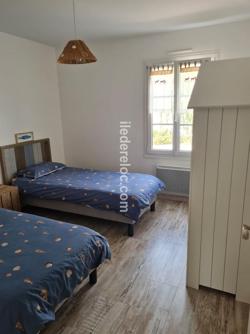 Photo 17 : CHAMBRE d'une maison située à Sainte-Marie-de-Ré, île de Ré.