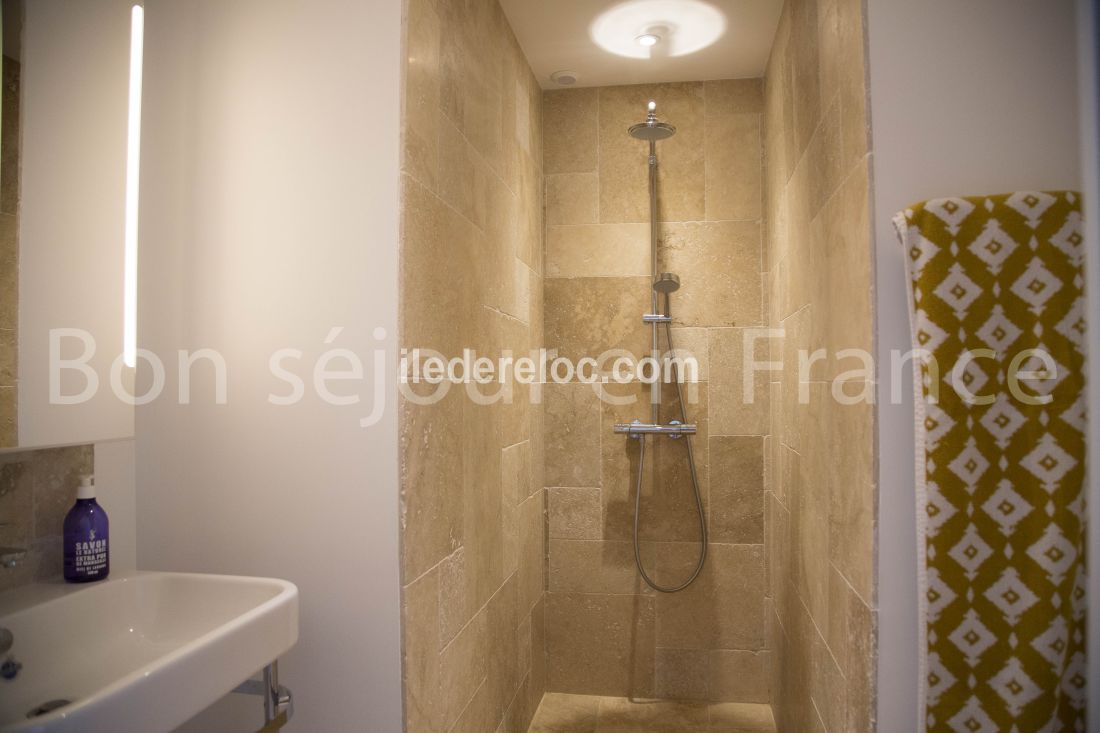 Photo 12 : NC d'une maison situ&eacute;e &agrave; La Couarde-sur-mer, &icirc;le de R&eacute;.