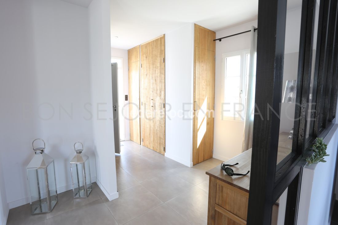 Photo 4 : ENTREE d'une maison situ&eacute;e &agrave; La Flotte-en-R&eacute;, &icirc;le de R&eacute;.