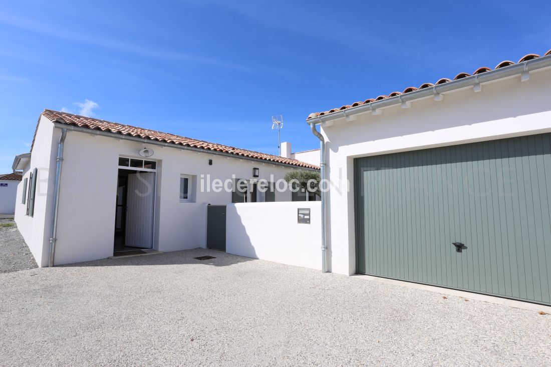 Photo 20 : EXTERIEUR d'une maison situ&eacute;e &agrave; La Flotte-en-R&eacute;, &icirc;le de R&eacute;.