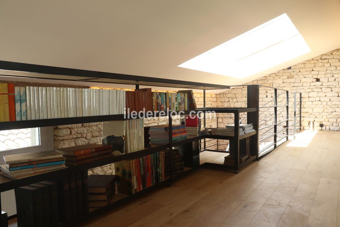 Photo 9 : NC d'une maison situ&eacute;e &agrave; Ars en R&eacute;, &icirc;le de R&eacute;.