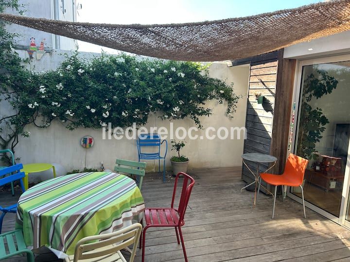 Photo 5 : PATIO d'une maison situ&eacute;e &agrave; La Flotte-en-R&eacute;, &icirc;le de R&eacute;.