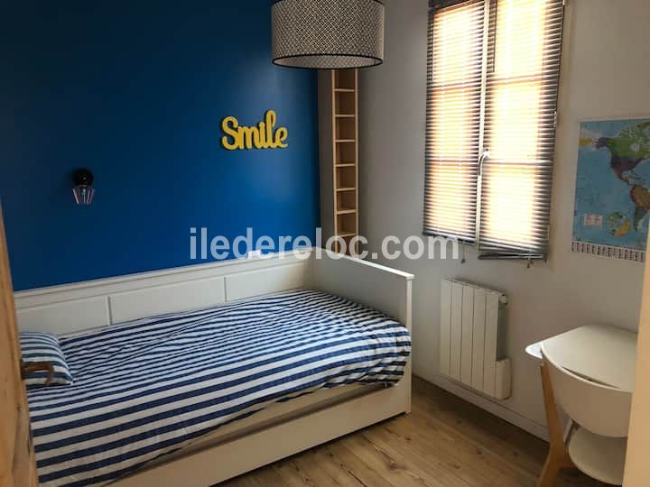 Photo 16 : CHAMBRE d'une maison situ&eacute;e &agrave; La Flotte-en-R&eacute;, &icirc;le de R&eacute;.