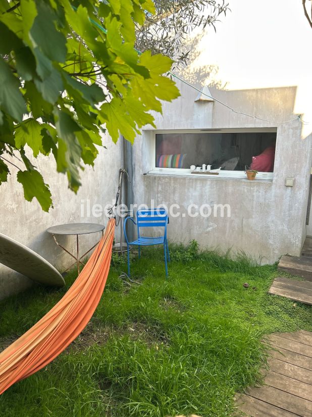 Photo 8 : JARDIN d'une maison situ&eacute;e &agrave; La Flotte-en-R&eacute;, &icirc;le de R&eacute;.