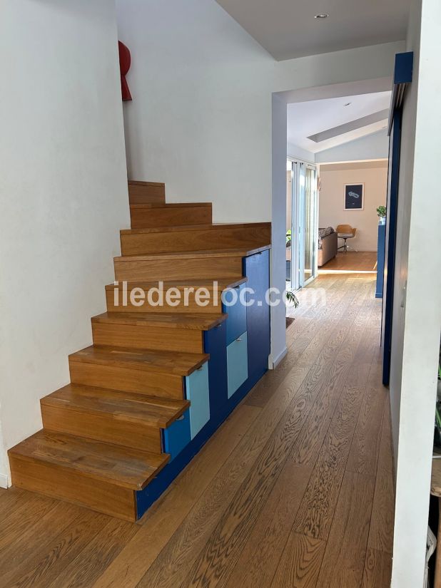 Photo 7 : ENTREE d'une maison situ&eacute;e &agrave; La Flotte-en-R&eacute;, &icirc;le de R&eacute;.