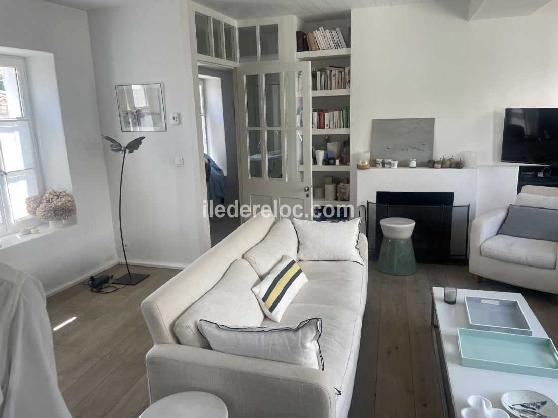 Photo 8 : NC d'une maison situ&eacute;e &agrave; Ars en R&eacute;, &icirc;le de R&eacute;.