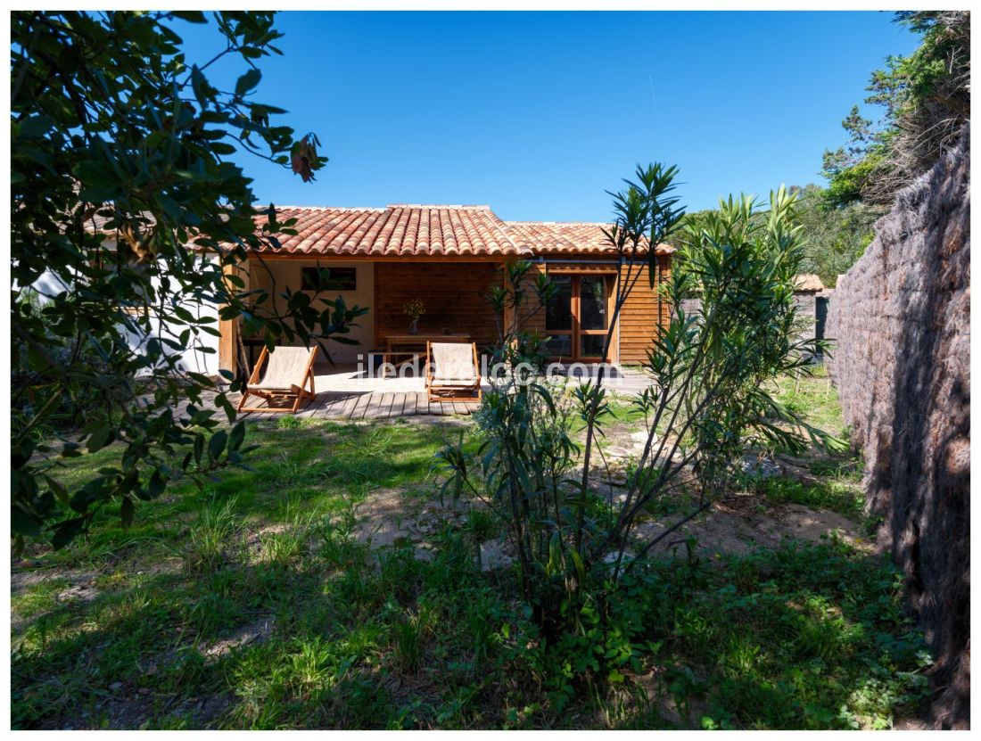 Photo 6 : JARDIN d'une maison situ&eacute;e &agrave; Saint-Cl&eacute;ment-des-Baleines, &icirc;le de R&eacute;.