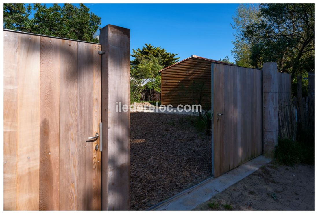 Photo 32 : ENTREE d'une maison situ&eacute;e &agrave; Saint-Cl&eacute;ment-des-Baleines, &icirc;le de R&eacute;.