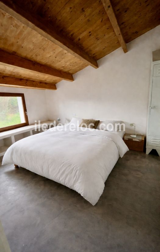 Photo 6 : CHAMBRE d'une maison situ&eacute;e &agrave; Saint-Cl&eacute;ment-des-Baleines, &icirc;le de R&eacute;.