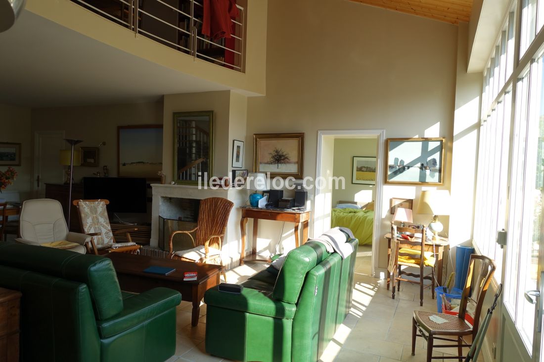 Photo 18 : SEJOUR d'une maison situ&eacute;e &agrave; Saint-Martin-de-R&eacute;, &icirc;le de R&eacute;.