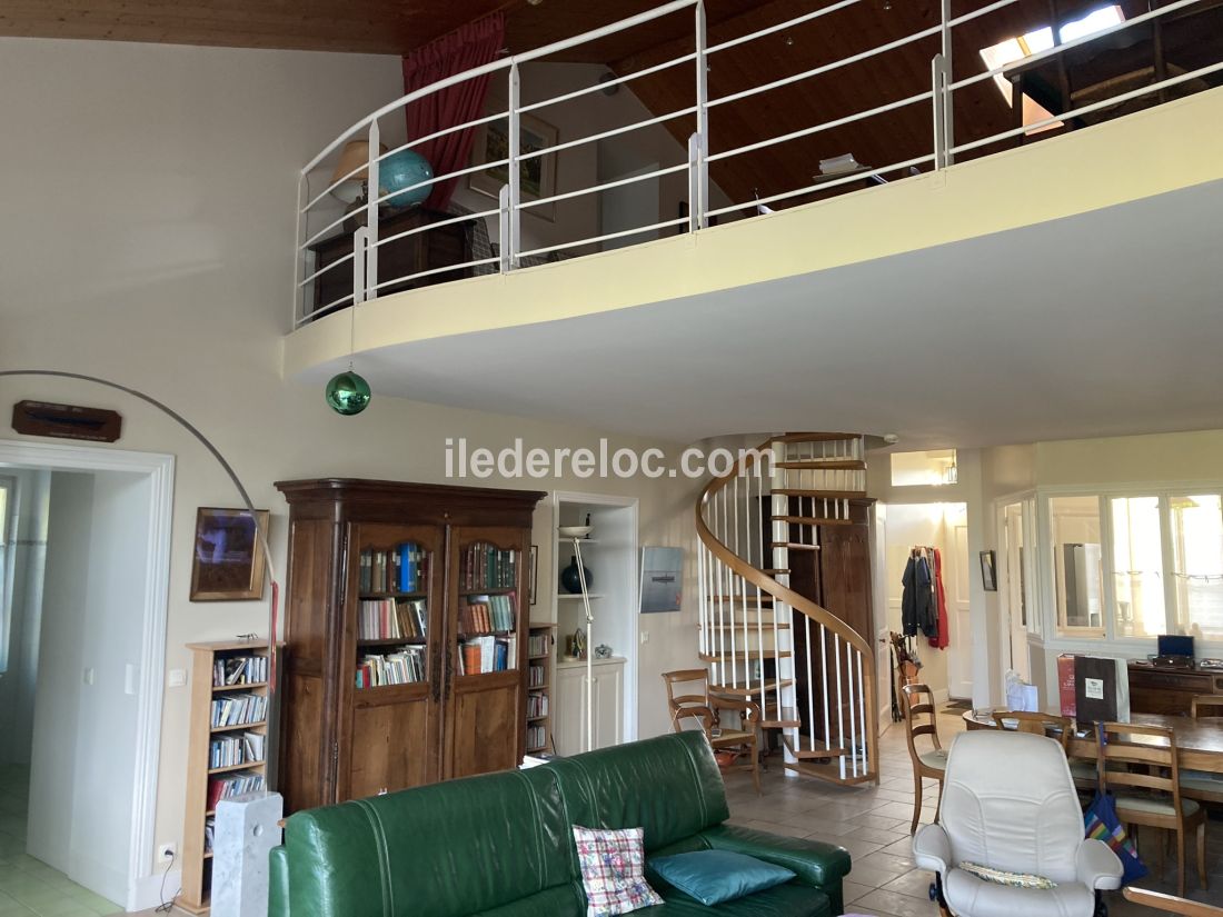 Photo 44 : MEZZANINE d'une maison situ&eacute;e &agrave; Saint-Martin-de-R&eacute;, &icirc;le de R&eacute;.