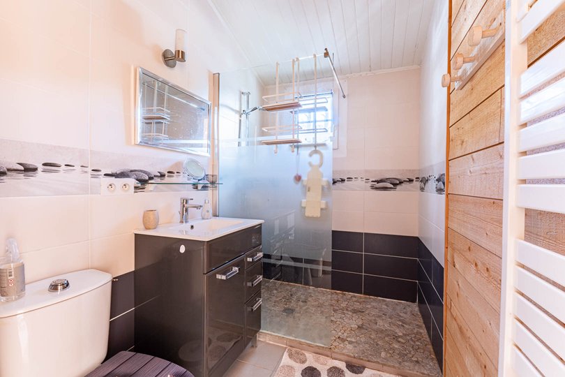 Photo 14 :  d'une maison situ&eacute;e &agrave; Le Bois-Plage-en-R&eacute;, &icirc;le de R&eacute;.