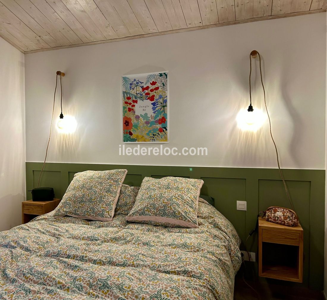 Photo 20 : CHAMBRE d'une maison situ&eacute;e &agrave; La Couarde-sur-mer, &icirc;le de R&eacute;.