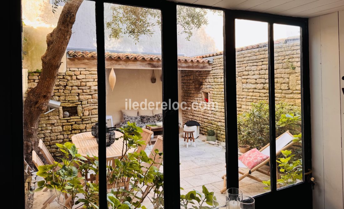 Photo 5 : NC d'une maison situ&eacute;e &agrave; Ars en R&eacute;, &icirc;le de R&eacute;.