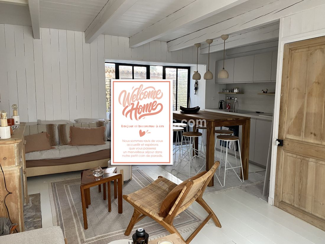 Photo 4 : SEJOUR d'une maison situ&eacute;e &agrave; Ars en R&eacute;, &icirc;le de R&eacute;.