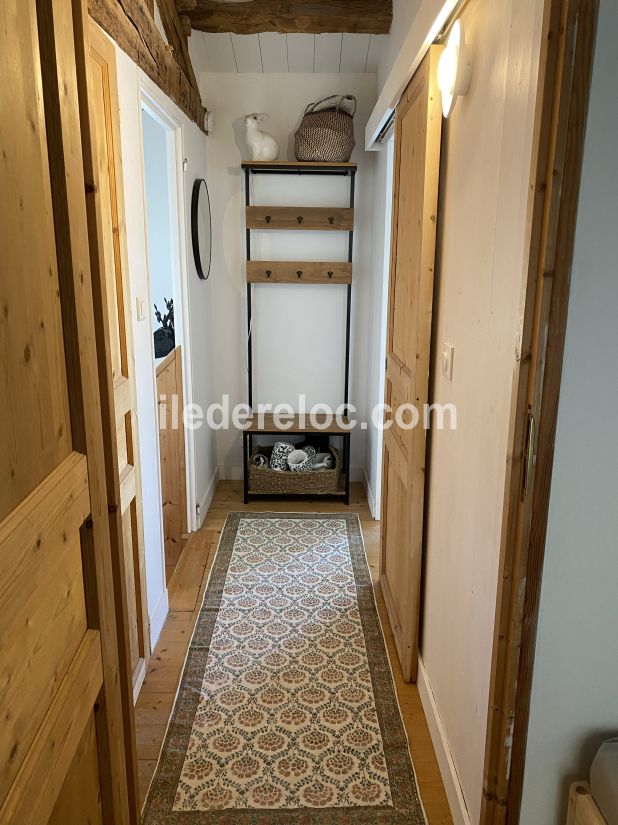 Photo 11 : CHAMBRE d'une maison situ&eacute;e &agrave; Ars en R&eacute;, &icirc;le de R&eacute;.