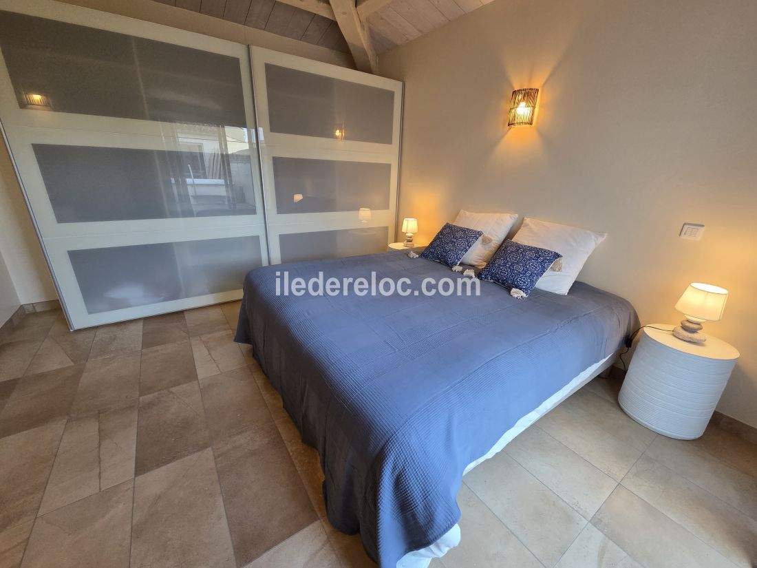 Photo 21 : CHAMBRE d'une maison situ&eacute;e &agrave; La Couarde-sur-mer, &icirc;le de R&eacute;.