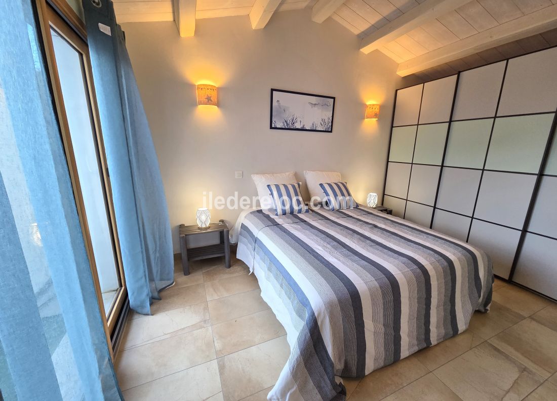 Photo 26 : CHAMBRE d'une maison situ&eacute;e &agrave; La Couarde-sur-mer, &icirc;le de R&eacute;.