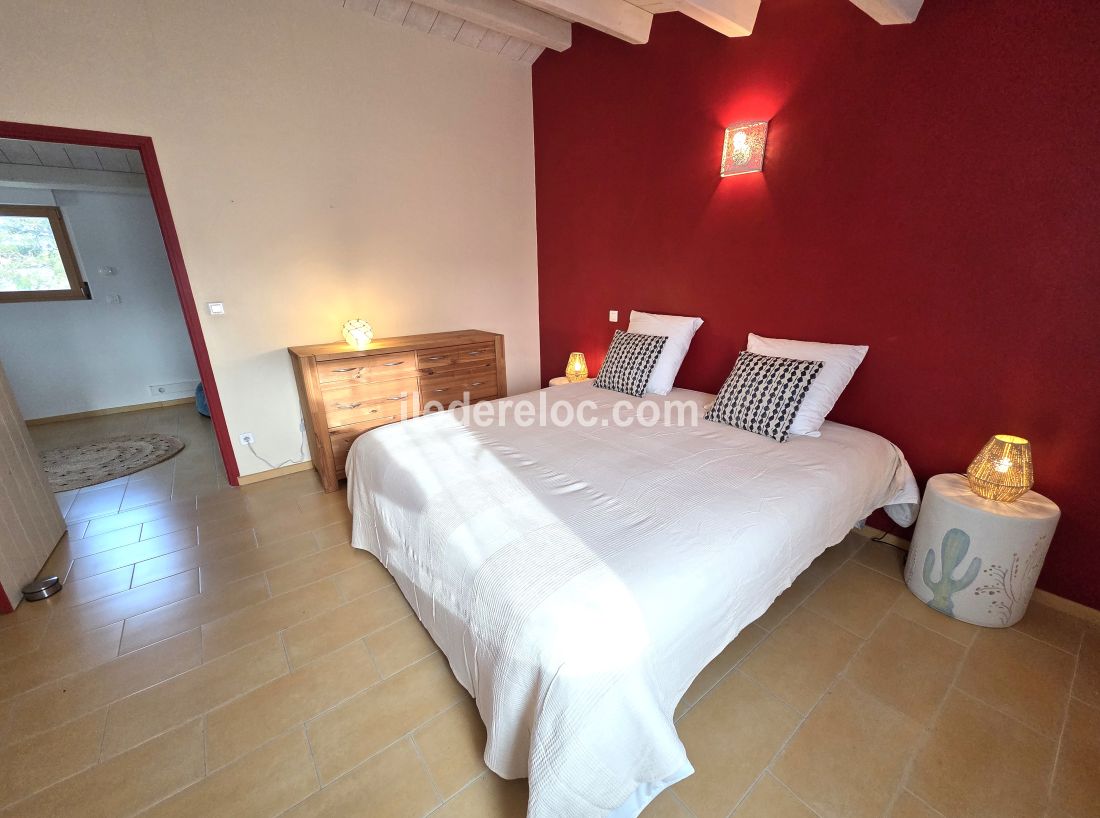 Photo 33 : CHAMBRE d'une maison situ&eacute;e &agrave; La Couarde-sur-mer, &icirc;le de R&eacute;.