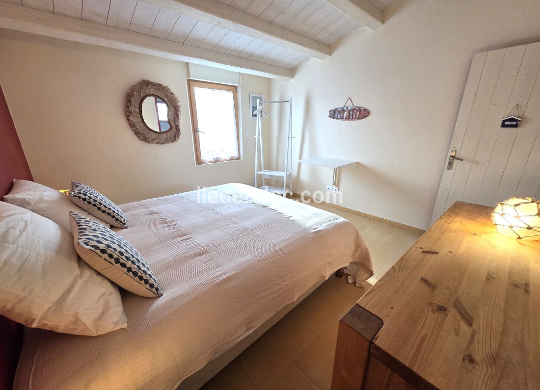 Photo 34 : CHAMBRE d'une maison situ&eacute;e &agrave; La Couarde-sur-mer, &icirc;le de R&eacute;.