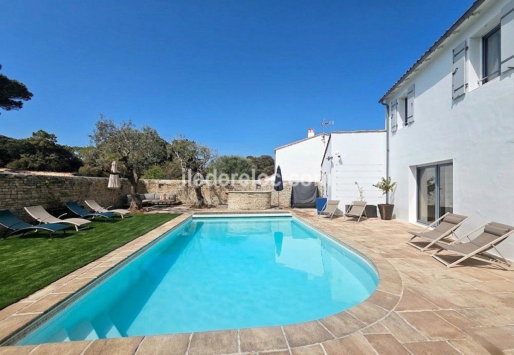 Photo 4 : EXTERIEUR d'une maison situ&eacute;e &agrave; La Couarde-sur-mer, &icirc;le de R&eacute;.