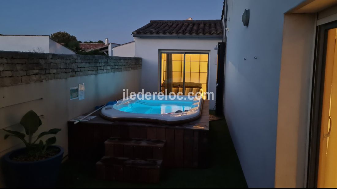 Photo 4 : PATIO d'une maison situ&eacute;e &agrave; La Couarde-sur-mer, &icirc;le de R&eacute;.